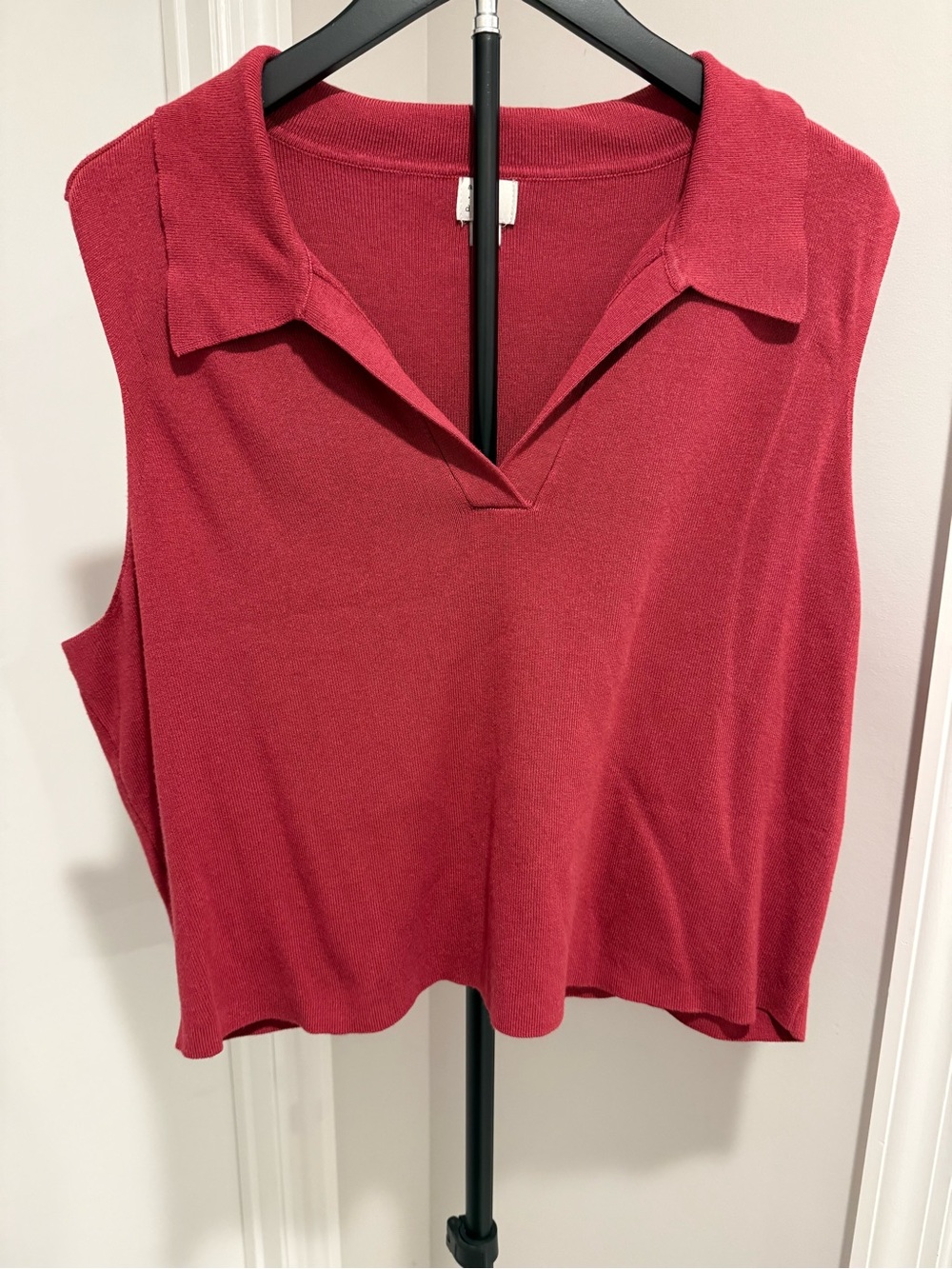 a new day Sleeveless V‑Neck Collared Tank in Cranberry Red